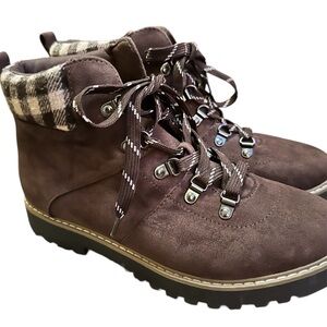 Cliffs by White Mountain lace-up hiker-style booties Size 10M